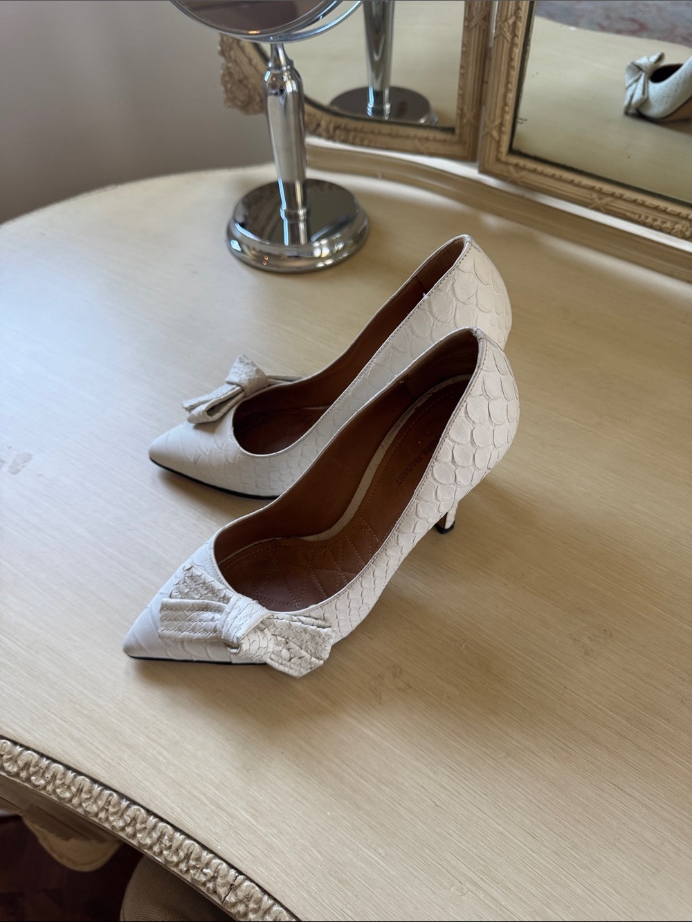 Isabel Marant Cream Pointed-Toe Bow Pumps - Picture 2 of 6